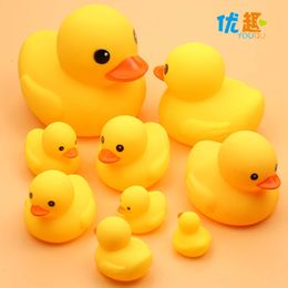Canard rhubarbe, petit canard jaune pour enfants, canard nageur, bain, pétrissage, bain sonore, jouet en émail pour bébé, vente en gros, 100 pièces