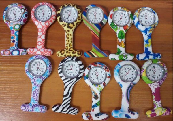 Venta al por mayor, 11 colores, nuevo reloj de enfermera, broches, pilas tipo túnica de leopardo de silicona, reloj de enfermera NW002