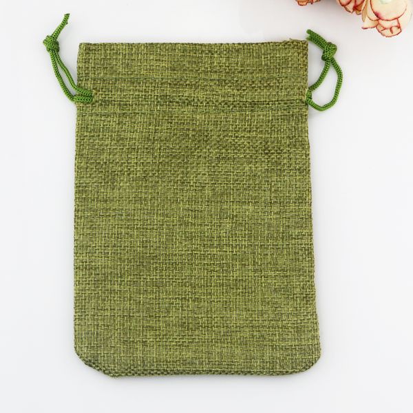 Al por mayor 100pcs/lote Olive Green Jute Jute Bolsas 7x9cm Pequeñas bolsas de regalo de arpillera Favoros de joyería regalos Bolsos de lino