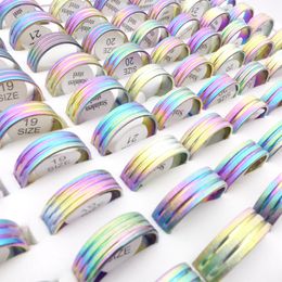 Venta al por mayor 100 unids/lote anillos de banda de acero inoxidable mezcla multicolor patrones de rayas joyería de moda hermoso regalo de fiesta