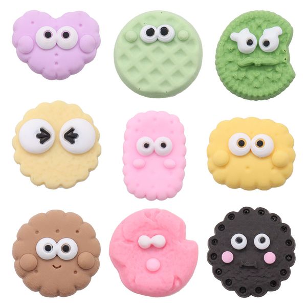 En gros 100 pièces PVC dessin animé nourriture biscuits colorés coeur émotion Biscuit chaussures charmes homme femme boucle décorations pour Bracelet bouton sabot