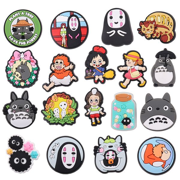 Venta al por mayor 100 Uds PVC gato de dibujos animados japonés niñas lindas hebilla de zapato de jardín accesorios para niños para mochila encantos botón Zueco