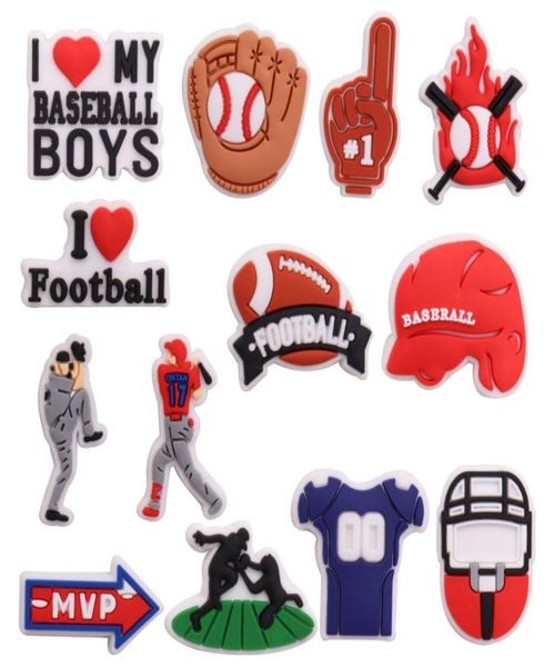 En gros de 100pcs PVC Kids Baseball Casque Sports Chaussure Designer décorations Boucle pour les charmes Bouton Jibbitz sac à dos9105618