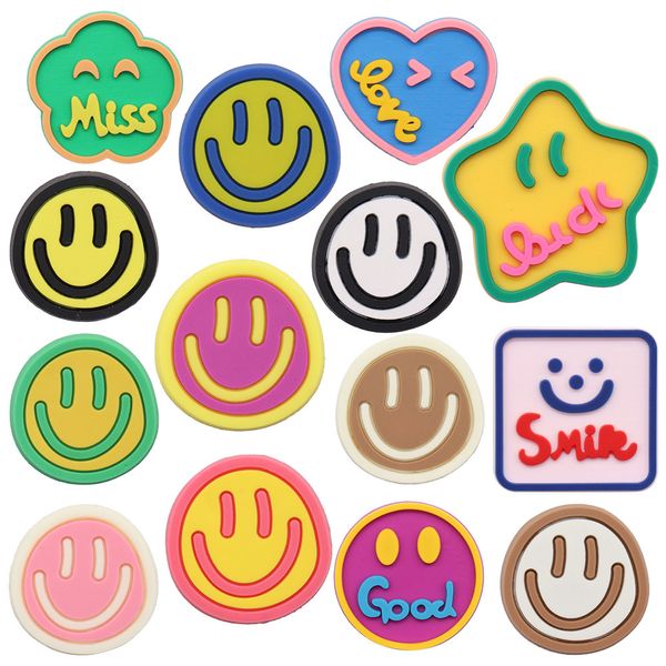 Breloques en PVC avec visage souriant, bon cœur, amour, étoile, chance, fleur, Miss chaussure, décorations de boucle pour Bracelet, bouton, sabot, vente en gros, 100 pièces