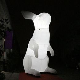 Lapin gonflable géant blanc de publicité personnalisée de 10 mH (33 pieds)/dessin animé animal/lapin de pâques gonflable avec lumière LED à vendre