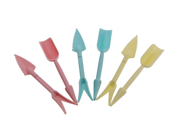 Venta al por mayor Mini Garden Tools Set 4 en 2 rastrillos de plástico Puncher Spoon Shovel for Succulents Planting Jardinería semillas plantadoras