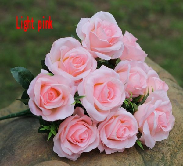 Vente en gros 11 bifurquer le bouquet artificiel de roses Fleurs de mariage Guide de l'arche de fleurs en soie Arrangement de fleurs La famille décore weddin