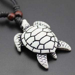 Groothandel 12 stks Cool Imitatie Yak Bone Carving Hawaiian Surfing Sea Turtles Hanger Hout Kralen Koord Ketting Lucky Gift