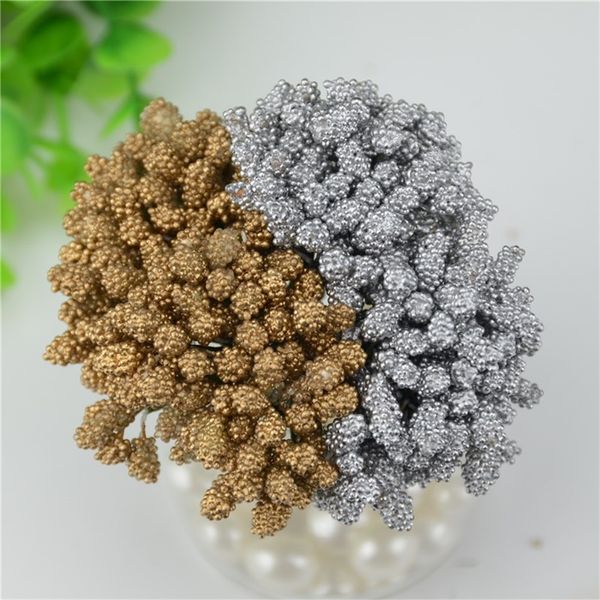 Venta al por mayor- 12pcs / lot Mini Gold silver Artificial Stamen Bud Bouquet Leaf flowers para Home Garden Wedding Car Decoration Box Crafts Supplies