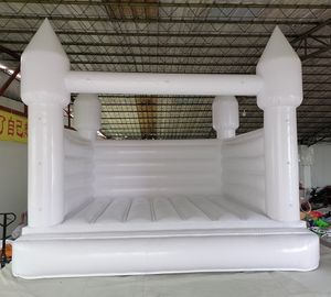 wholesale 13x13ft Haute qualité commerciale White Bounce House Gonflable plein PVC sautant Château gonflable videur châteaux cavalier avec ventilateur pour mariage 001