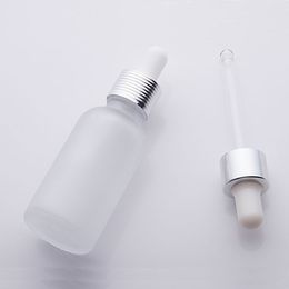 Groothandel 15 ml Clear Frost Glass Dropper Bottle Cosmetic 20ml Essentiële olieflessen met gouden Sier Black Cap