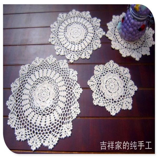 Vente en gros - Livraison gratuite 20-38 cm 12 pic / lot napperons en dentelle au crochet en coton pour la décoration intérieure en feutre pour les tampons de tasse de mariage napperon tapis de serviette en feutre