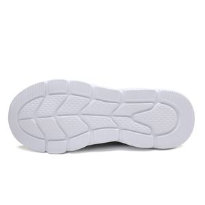 Vente en gros 2021 Tennis pour hommes Femmes Sports Chaussures de course Sorlaires Super Light Coureurs respirantes Noir Blanc Rose Baskets en plein air Taille 35-41 WY04-8681