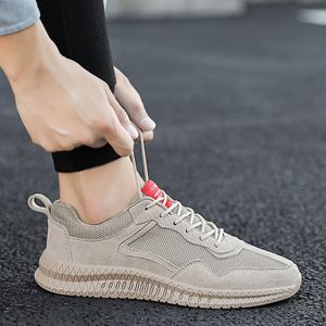 Venta al por mayor 2021 Top Fashion Off Hombres para mujer Deportes Malla Zapatillas para correr Corredores al aire libre Transpirable Gris Marrón Caminando Zapatillas de deporte Tamaño 39-44 WY19-G265