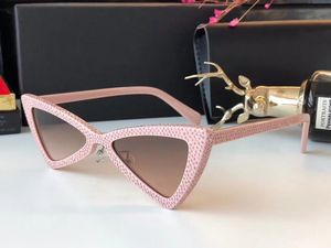 Vente en gros - 207 Lunettes de soleil pour femmes Cat Eye Bling Bling Populaire SL207 Deisng Cadre UV400 Objectif Été Style Top Qualité Venez avec le paquet