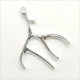 Groothandel 20 stks / partij Antlers legering charmes hanger retro sieraden maken DIY sleutelhanger hanger voor armband oorbellen 51x40mm