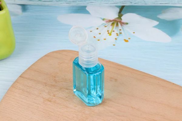 Venta al por mayor, botella de plástico PET desinfectante para manos de 30 ml con tapa abatible, botellas cuadradas para cosméticos Essence de calidad superior