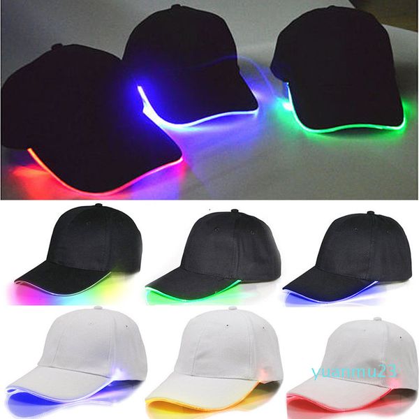 Venta al por mayor-32 colores LED Iluminado Gorra de béisbol Glow Club Béisbol Hip-Hop Golf Dance Hat Fibra óptica Gorras luminosas Ajustable DDA734