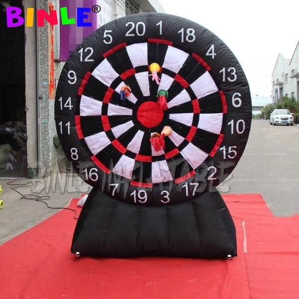 Venta al por mayor 4 mH (13,2 pies) con tablero de dardos inflable gigante de 6 bolas, interesante juego de tiro al blanco de la fábrica de China