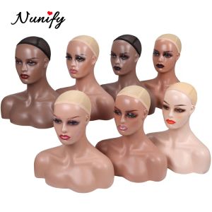 En gros de 4pcs / boîte, tête de mannequin réaliste femelle avec épaules Modèle d'affichage de perruque africain Tête de poupée brun foncé pour lunettes de chapeau