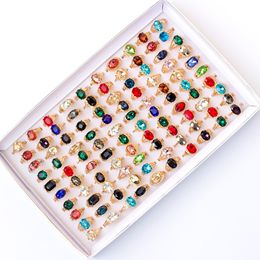 Groothandel 50 stuks/lot Mode Glas Glas Crystal Imitatie Edelsteen Bandringen voor vrouwen Gold Color Geometric Jewelry Party Gift