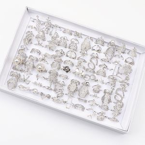 Groothandel 50 stks / partij strass metalen zilveren vintage sieraden ringen voor vrouwen party cadeau met box mix stijl