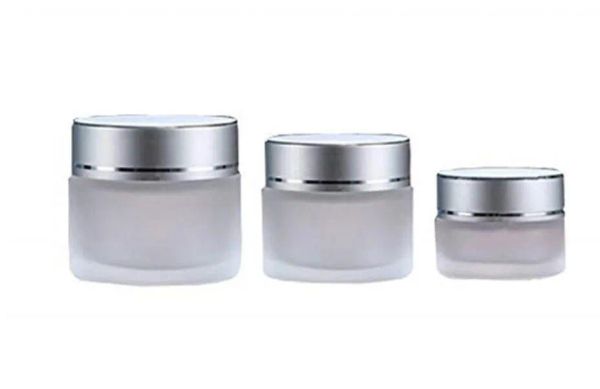 wholesale 5 g 10 g 15 g 20 g 30 g 50 g Botellas Frasco cosmético de vidrio esmerilado Crema facial vacía Bálsamo labial Contenedor de almacenamiento Botella de muestra recargable con tapas plateadas