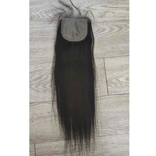 Color negro natural Venta al por mayor 5 unids / lote Cierres de base de seda virgen Brasileño Onda del cuerpo Cabello humano 1B 130% 4X4 pulgadas Remy Cierre superior recto