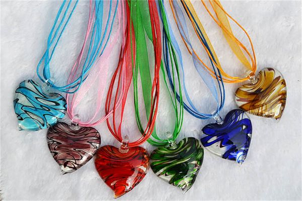 En gros 6 couleurs verre coeur pendentif fait à la main mélange coloré spirale ruban collier incrusté bijoux pour femmes Murano cadeau