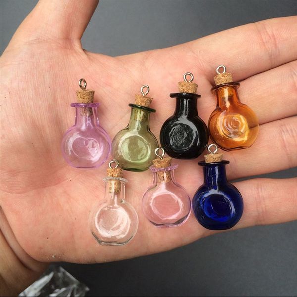 Venta al por mayor, 70 Uds., Mini botellas redondas de cristal, colgante con lazo de Metal, botellas de arte de Color pequeño, regalo hecho a mano, botellas bonitas