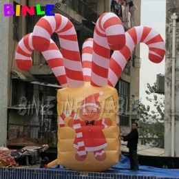 Venta al por mayor, 8 m/26 pies, adornos inflables navideños grandes, bastones de caramelo gigantes, caja de regalo de Navidad para decoraciones navideñas para fiestas