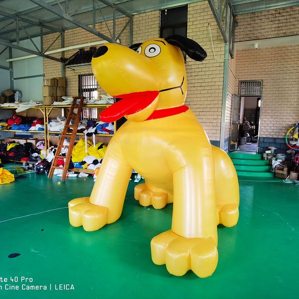 vente en gros 8 mH (26 pieds) gonflable chien jaune chiens de Noël ballons jouets accroupis sur le sol pour la décoration de fête animaleries et hôpitaux pour animaux de compagnie publicité