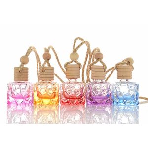 groothandel 8 ml veelkleurige vierkante auto parfum flessen auto's hanger ornament essentiële oliën diffuser luchtverfrisser geur lege glazen fles