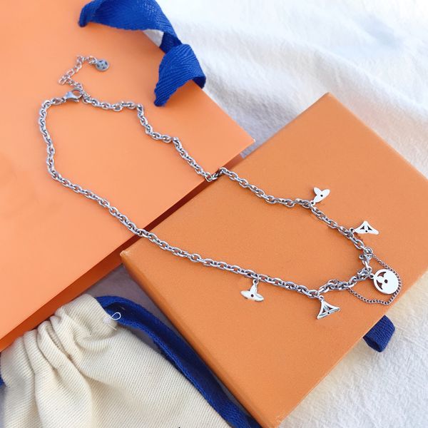 En gros 925 Plaqué Argent Designer Sautoirs Colliers Femmes Célèbres Haute Qualité En Acier Inoxydable Pendentif Collier Géométrie Collier Bijoux De Noël Avec Boîte