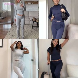 Vente en gros Automne Designer Survêtement Femmes 2023 Nouvelle Mode Femme T-shirt Top Et Leggings Vintage Couleur Unie 2 Deux Pièces Ensemble Femmes