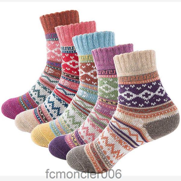 Vente en gros - Automne Hiver Épais Chaud Femmes Chaussettes Belle Douce Classique Coloré Multi Motif Mélanges De Laine Littérature Art Style Cachemire Chaussette M7YI