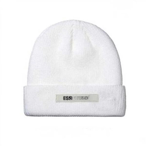 Vente en gros Bonnet/Crâne Casquettes Hiver Chaud Tricoté Chapeau Lettres ESSENTIELS Imprimé High Street Hip-Hop Street Chapeaux Laine Pull Casquettes Garçons Étudiants Accessoires g1