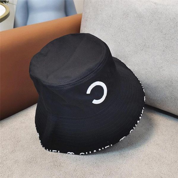 Chapeau de godet en gros Chapeau de paille Top Chapeaux Hommes Femmes Casquettes Designer Lettre de luxe Patchwork Hommes Noir Blanc Classique Street Broderie