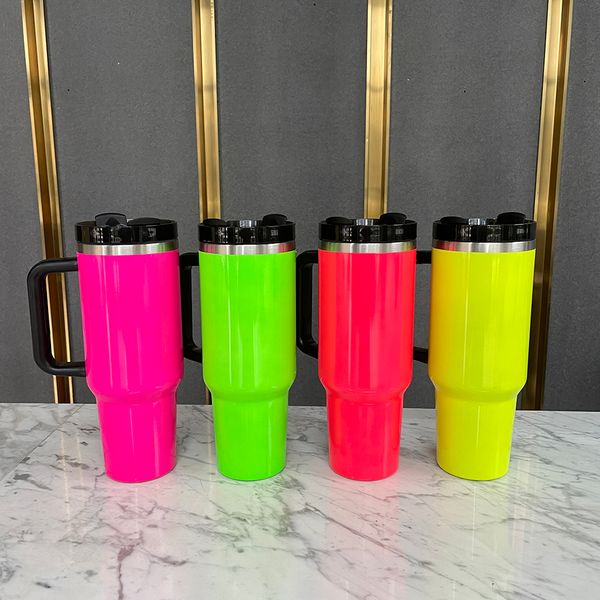 Vente en gros en vrac Conception de logo gravé au laser personnalisé Couleurs néon de sublimation vierges Gobelet quencher H2.0 de 30 oz 40 oz avec poignée et paille, vendu à la caisse