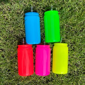 Vente en gros réutilisable de sublimation blanc couleurs néon 16oz en forme de verre borosilicate en forme de couvercle et de paille pour les wraps dtf UV