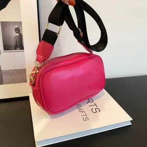 Sac de caméra en gros de la lettre populaire épaule de style américain rétro sac de messager Couleur de bonbons Pu Bags pour femmes