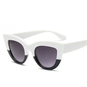 Venta al por mayor-Cateye Gafas de sol Matt black Mujeres Hombres Diseñador de la marca Cat Eye Plastic SunglassesFemale Clout Goggles UV400G