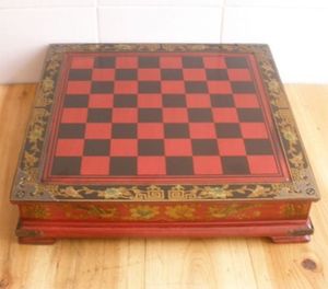 Wholesale Cheap Chinese 32 pieces chess set & Leather Wood Box Flower Bird Table