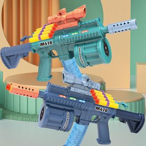 Venta al por mayor de juguetes para niños Equipo de juego al aire libre Boy M416 Pistola de burbujas automática Absorción de agua de bala suave Juguete de música de plástico eléctrico acústico-óptico