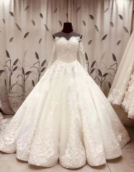 wholesale Chine ZhongShan Nouveau Manches Longues Puffy Femmes Robe De Mariée Blanche Traditionnelle Chinoise Robe De Bal Robe De Mariée