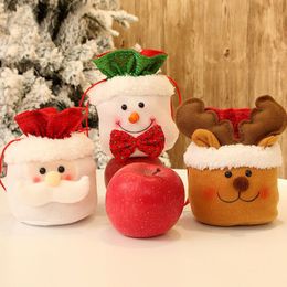 Venta al por mayor de decoraciones navideñas, bolsas de dulces, bolsas de regalo, muñecos de nieve para ancianos, bolsas de manzana y alce, decoraciones para árboles de Navidad