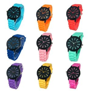 Vente en gros Cadeau de Noël Bonbons Couleurs Femmes Hommes Genneva Montre Silicone Caoutchouc Aiguille Montres Mode Étudiants Montres-Bracelets