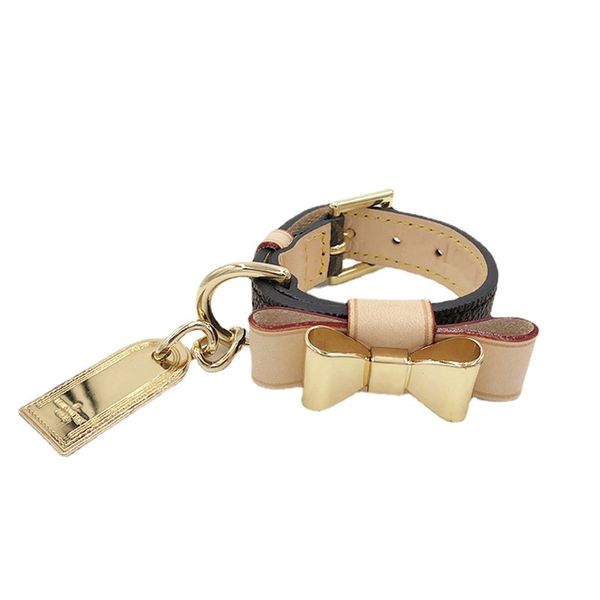 wholesale Colliers de chien de créateur classique vieilles laisses de fleurs ensemble marque de mode réglable laisse de chiot animal de compagnie en plein air course formation collier corde cravate PS16 batamiu