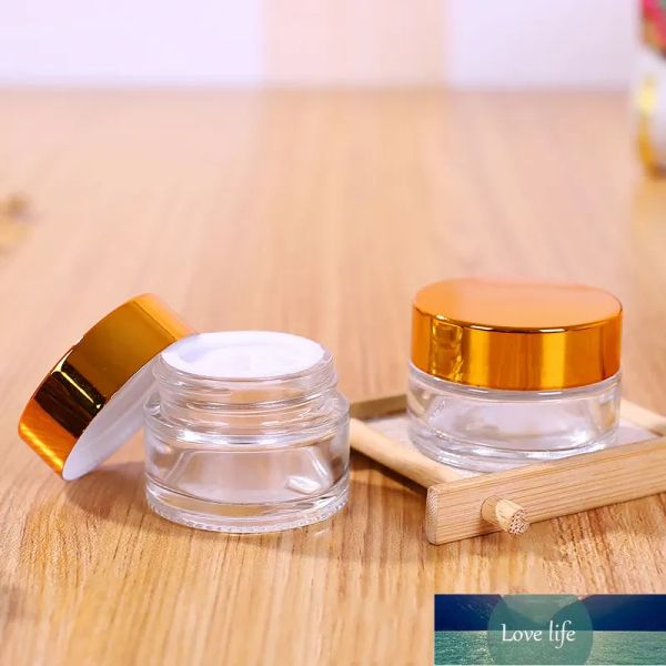 Bouteille de crème cosmétique en verre transparent en gros Bouteille ronde avec doublures intérieures en PP pour bouteille de crème pour le visage à la main 5g à 100g Couvercles en argent doré