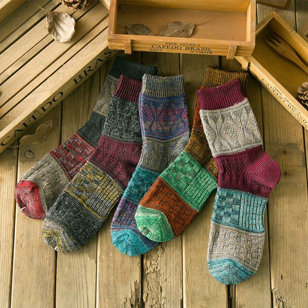 Wholesale- [COCOTEKK] NOUVEAUX HOMMES Coton Vintage Chaussettes à tricoter Femmes Spirale Motif Tissage Chaussettes Hiver Chauffage Coloré Chaussettes Colorées Hosiery Grossiste